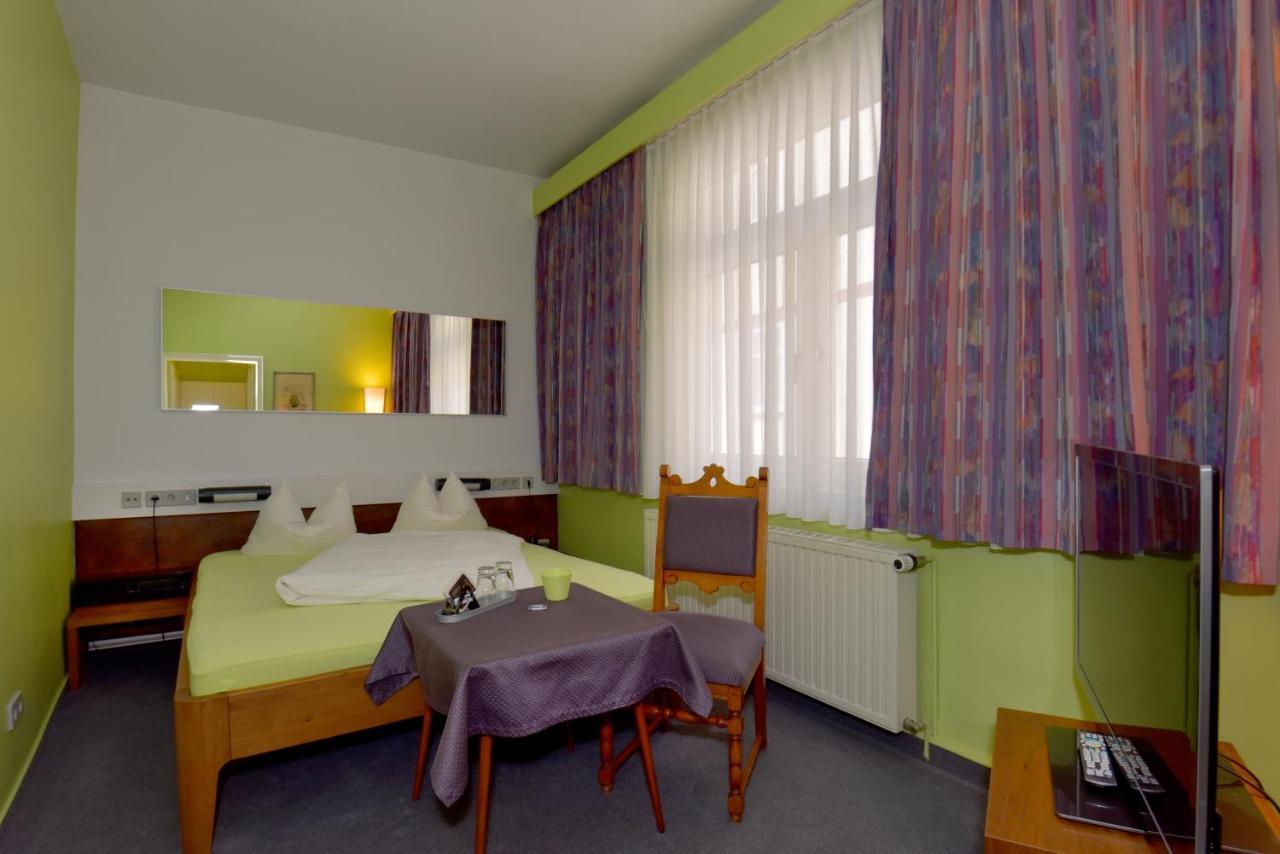 Hotel Goldene Sonne Arnstadt Luaran gambar