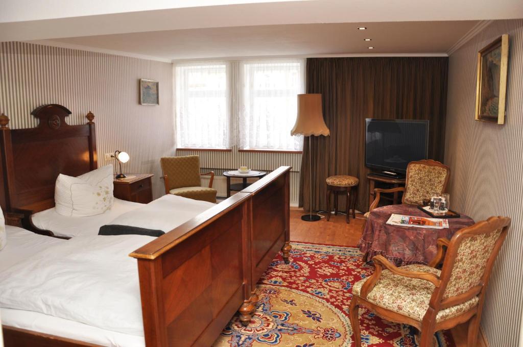 Hotel Goldene Sonne Arnstadt Bilik gambar